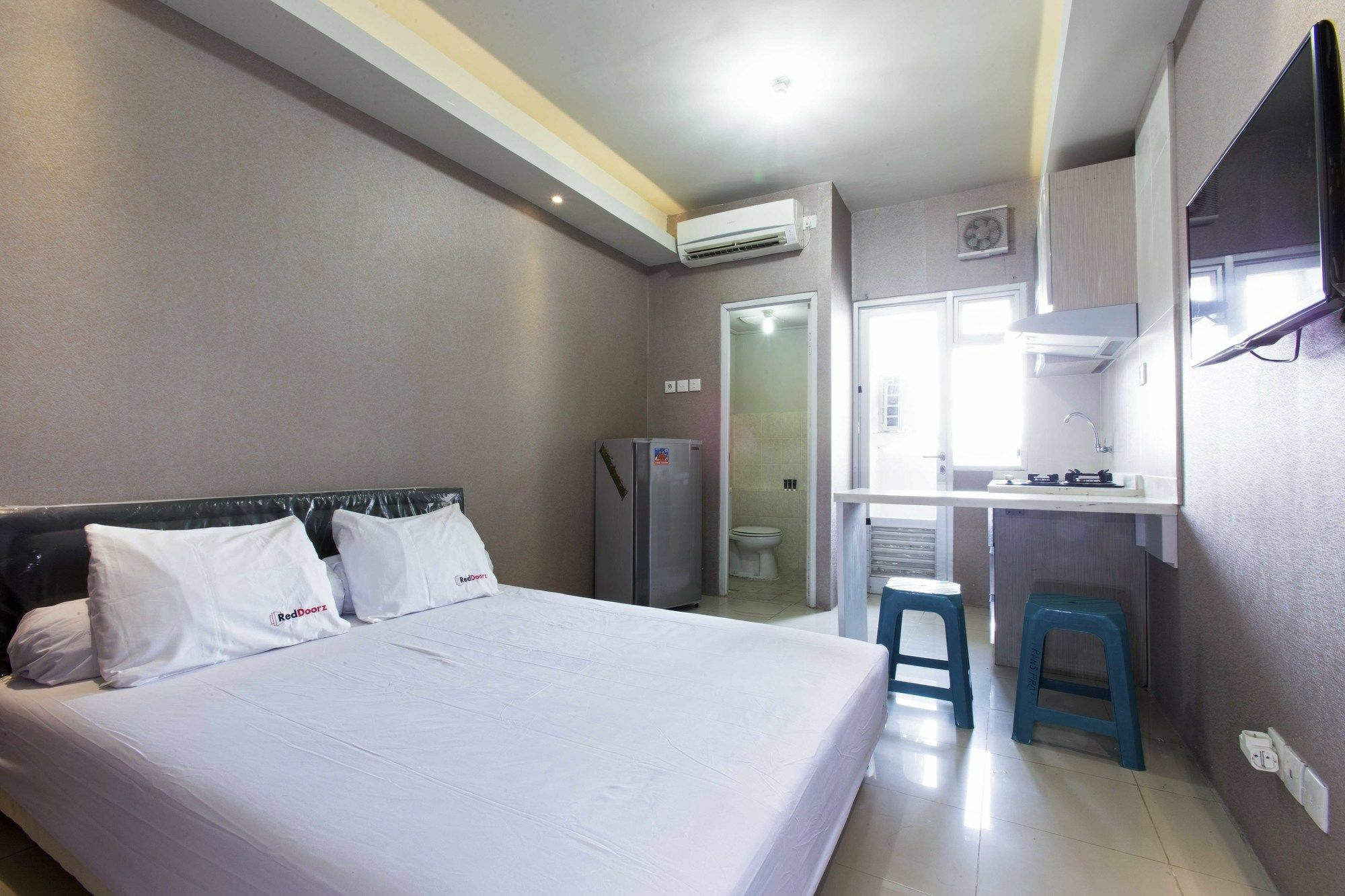 Reddoorz Apartment @ Pegangsaan Kelapa Gading Jakarta Exterior photo