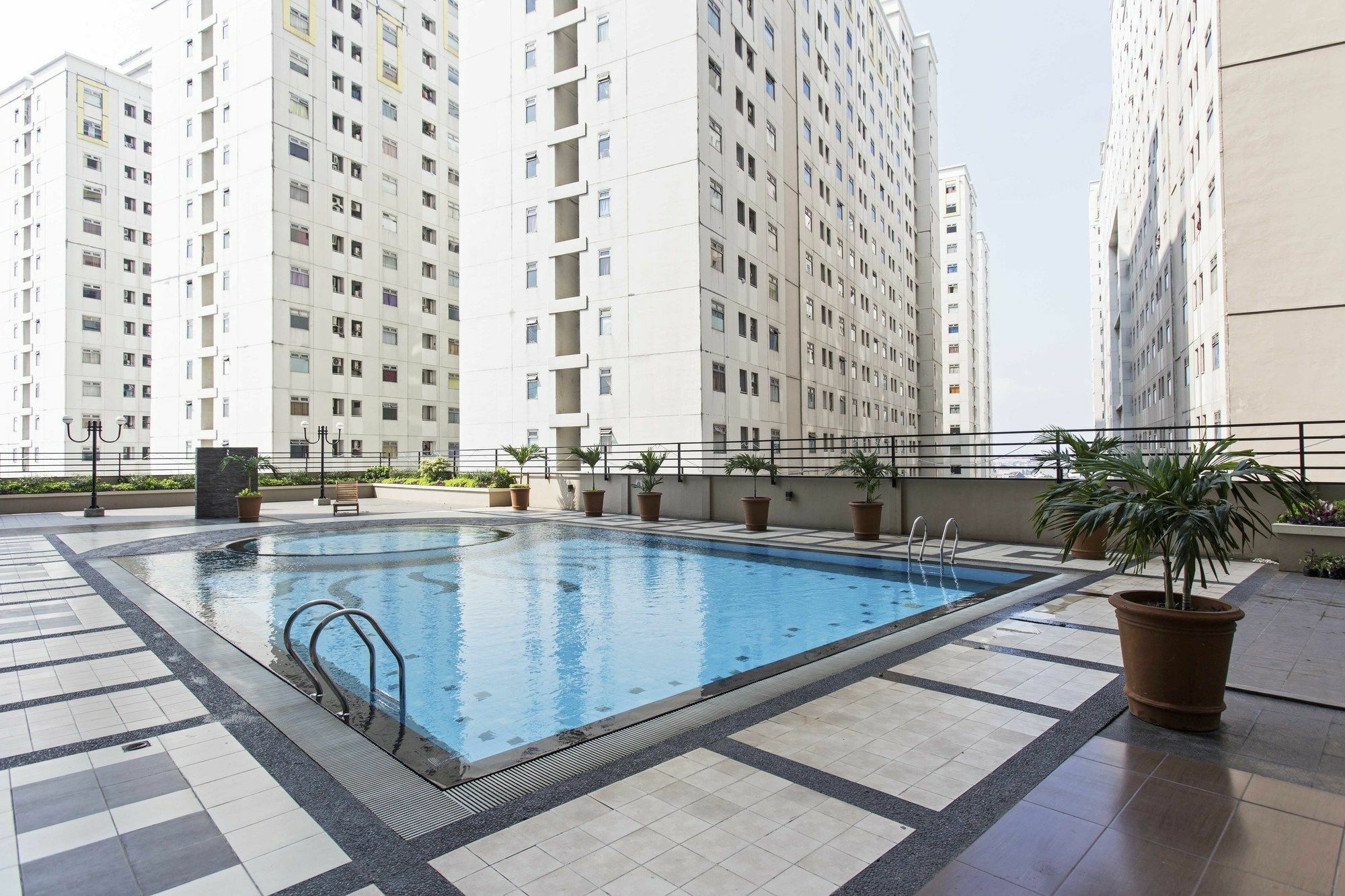 Reddoorz Apartment @ Pegangsaan Kelapa Gading Jakarta Exterior photo